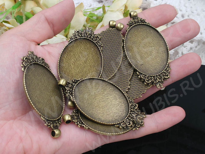 Подвеска-сеттинг Овал 59 с Розами (сеттинг 40*30мм) 62*32*2,4мм античная бронза (литьё)