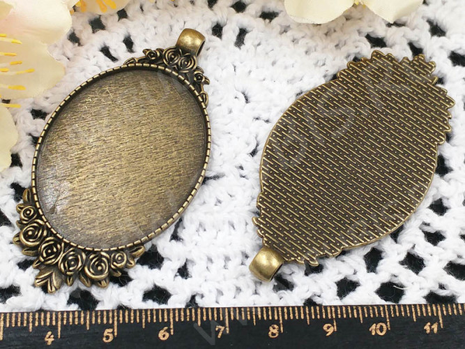 Подвеска-сеттинг Овал 59 с Розами (сеттинг 40*30мм) 62*32*2,4мм античная бронза (литьё)