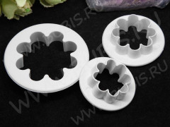 Каттер 01 Цветочки восьмилистники набор 4*4см, 2,5*2,5см и 2*2см белый (пластик) (инструменты для моделирования) (3шт.)