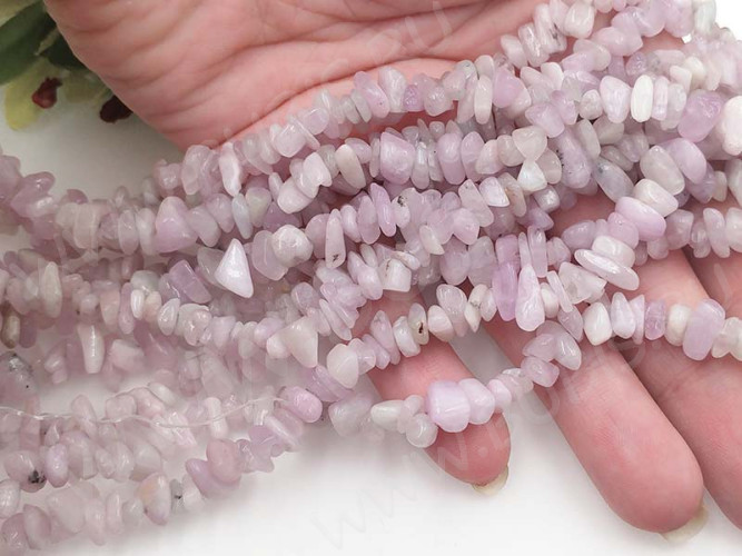 Крошка (галтовка) каменная 174 5-9мм Кунцит натуральный (камни) (нить 43-45см)