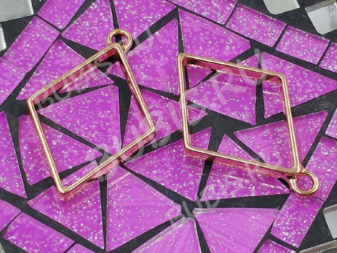 Подвеска Рамка 04 Ромб 40*25,5*3,5мм золотистая (литьё)