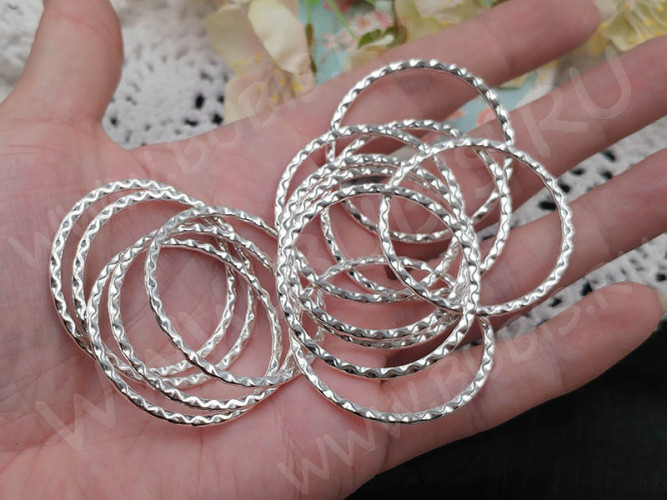 Кольцо декоративное 37 большое с волной рамка 38*38*1,6мм серебристое (литьё)