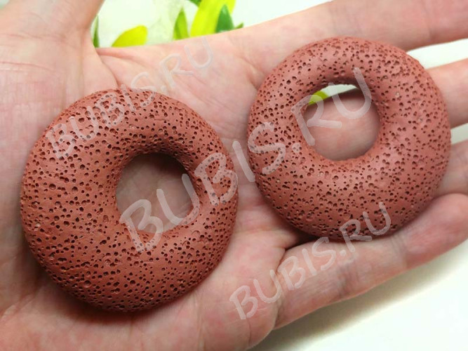 Кулон 0862 Бублик 50*50*11мм Лава вулканическая св.красная (камни)