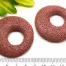 Кулон 0862 Бублик 50*50*11мм Лава вулканическая св.красная (камни) Купить Кулон 0862 Бублик 50*50*11мм Лава вулканическая св.красная (камни) с доставкой по России