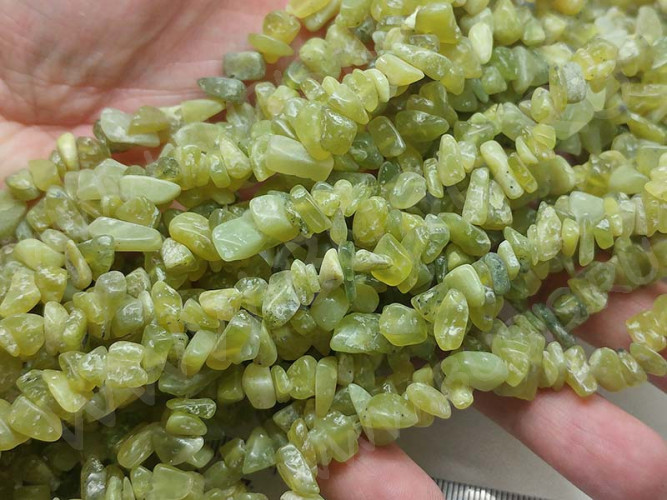 Крошка (галтовка) каменная 106 5-9мм Перидот натуральный (камни) (нить 45см)