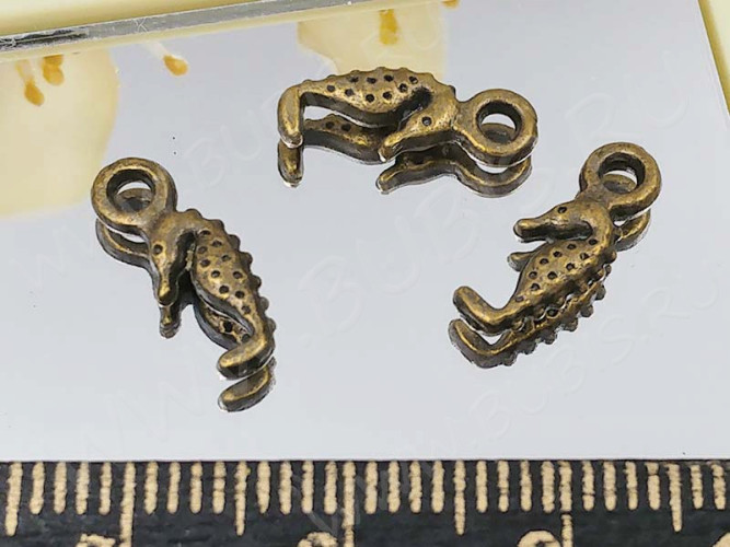 (СКИДКИ!!!) Подвеска Морской конёк 05 3D 13*5*2,5мм античная бронза (литьё) (10шт.)