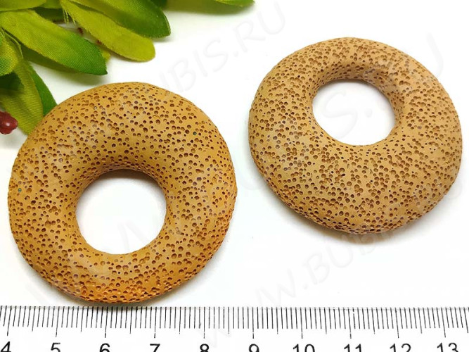 Кулон 0863 Бублик 50*50*11мм Лава вулканическая т.жёлтая (камни)
