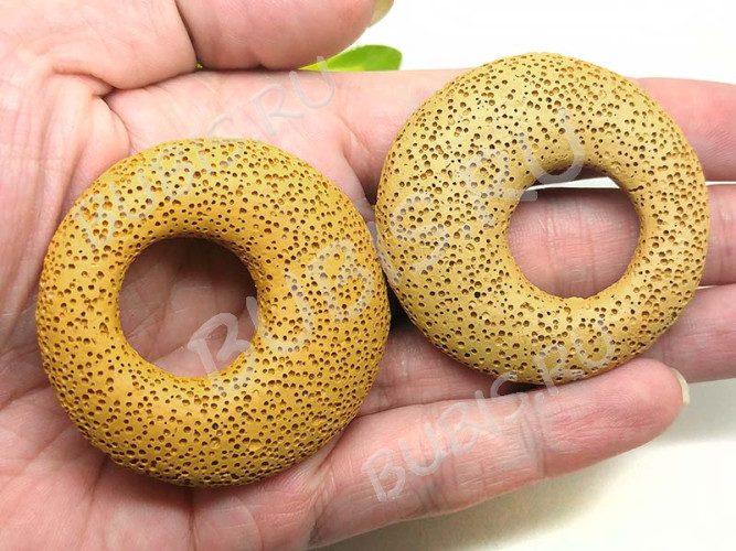Кулон 0863 Бублик 50*50*11мм Лава вулканическая т.жёлтая (камни)