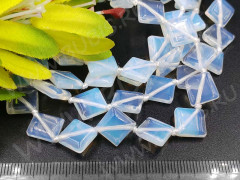 Бусина каменная Ромб 11 13*13*3,5мм Лунный камень синт. (Опалит) (камни)