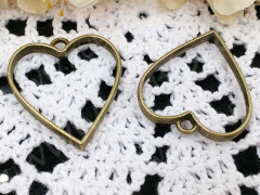 Подвеска Рамка 09 Сердце 34*30*3,7мм античная бронза (литьё)