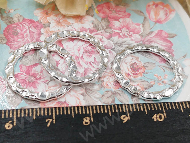 (СКИДКИ!!!) Кольцо декоративное 38 рамка разъёмное 21*21*1,4мм серебристое (Iron) (10шт.)