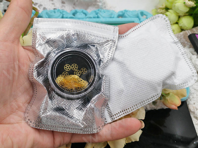 Наполнение для смолы и бутылочек 105 фигурки Шестерёнки микс золотистые в контейнере (декор)