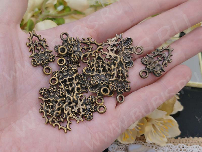 Подвеска 3 черепа 02 28*15,5*2мм античная бронза (литьё)