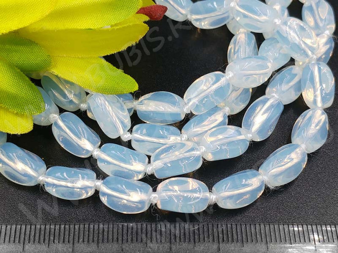 Бусина каменная Бочонок 19 закрученный 10,5*8*7мм Лунный камень синт. (Опалит) (камни)