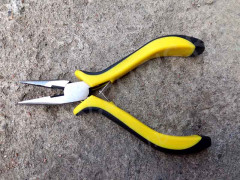 Тонкогубцы (утконосы короткие) 24 с кусачками 130мм с жёлто-чёрными ручками (инструменты для бижутерии)