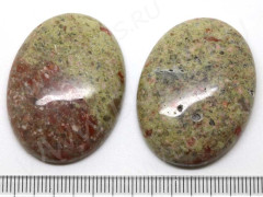 Кабошон каменный 096 Овал 40*30*7мм Опидот (камни)