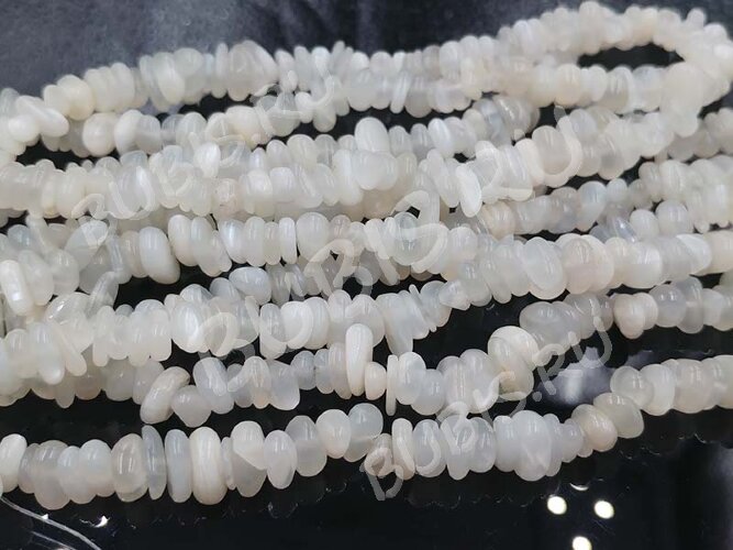 Крошка (галтовка) каменная 180 6-10мм Лунный камень белый натуральный (камни) (нить 43-45см)