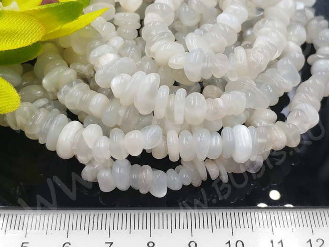 Крошка (галтовка) каменная 180 6-10мм Лунный камень белый натуральный (камни) (нить 43-45см)