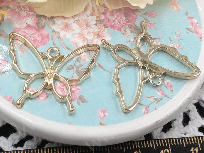 Подвеска Рамка 38 Бабочка 29,5*25*2,5мм светлое золото (литьё)