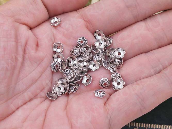 259 Шапочка маленькая с символами 6*6*1,8мм античное серебро (литьё) (20шт)