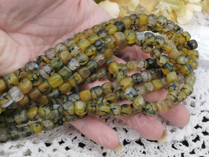 (ОПТ) Бусина каменная Кубик 10 7,5*7мм Агат Вены Дракона оливковый натуральный (камни) (полуНИТЬ)