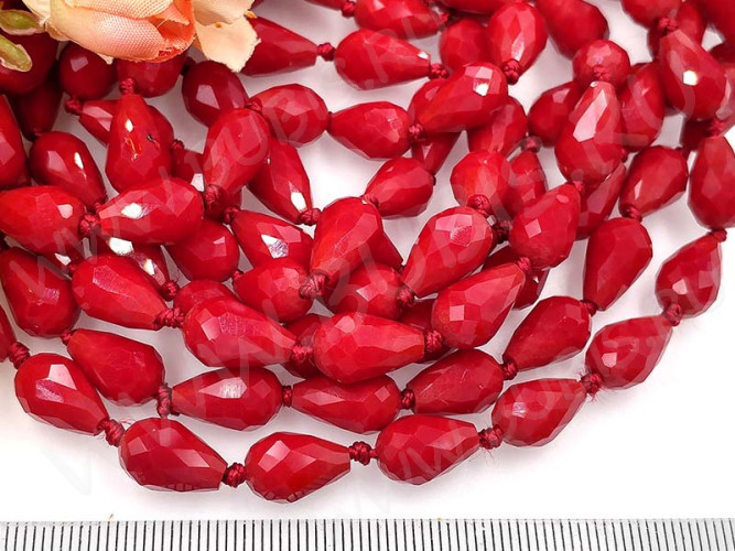 Бусина Капля гранёная 12*8*8мм т.красная непрозрачная (имитация Сваровски)
