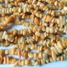 Купить Крошка (галтовка) каменная 219 5-10мм Опал жёлтый (камни) (нить 42-44см) с доставкой по России