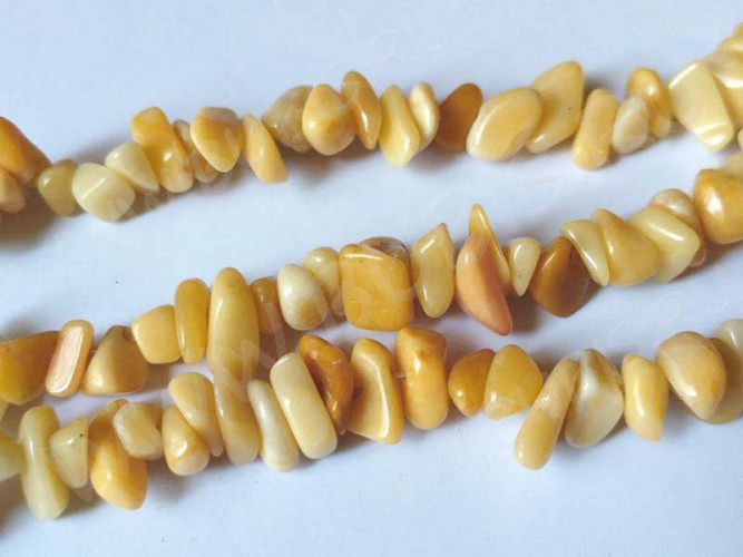 Крошка (галтовка) каменная 219 5-10мм Опал жёлтый (камни) (нить 42-44см)