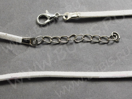 Шнур с замочком 09 "замшевый" плоский 2,5*1мм белый (45см)