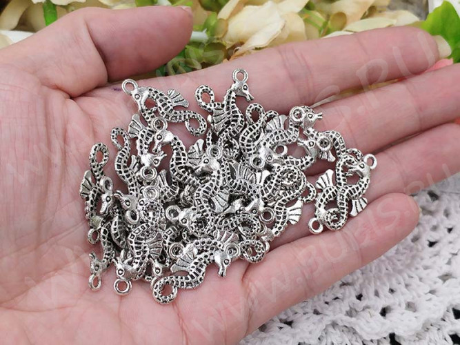 Подвеска Морской конёк 02 3D 26*10*2,5мм античное серебро (литьё)