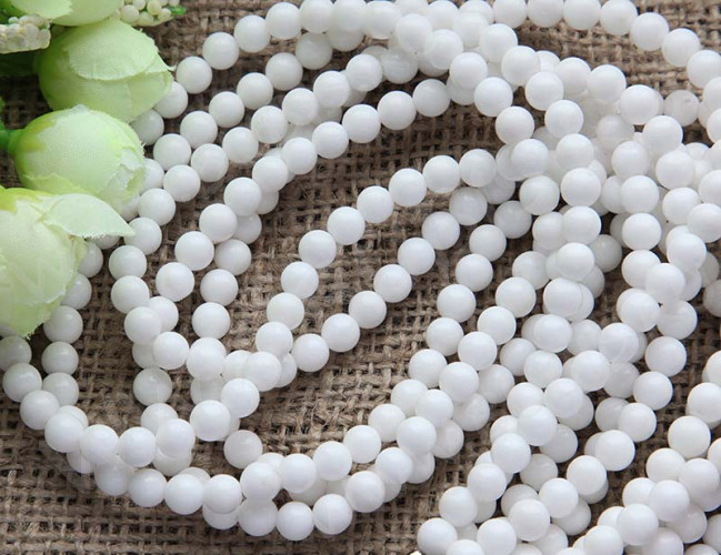 (СКИДКИ!!!) Бусина округлая 6мм Агат белый пресс. (камни) (10шт.)