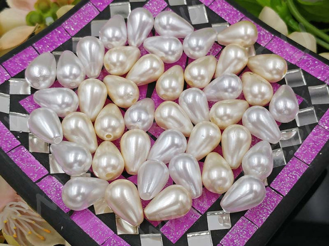 (СКИДКИ!!!) Бусина акриловая Капелька 04 14,5*10*10мм МИКС белых и айвори жемчужных (акрил) (20шт.)