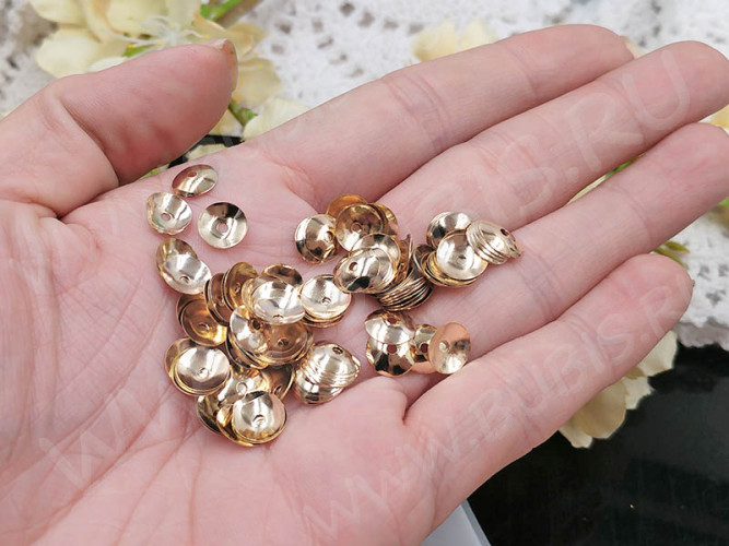 (ОПТ) Шапочка тонкая 103 простая 40 сплошная 8*8*1,5мм светлое золото (Iron) (100шт.)