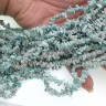 Купить Крошка (галтовка) каменная 200 3-7мм Говлит тонированный св.голубой (камни) (длинная нить 80-84см) с доставкой по России