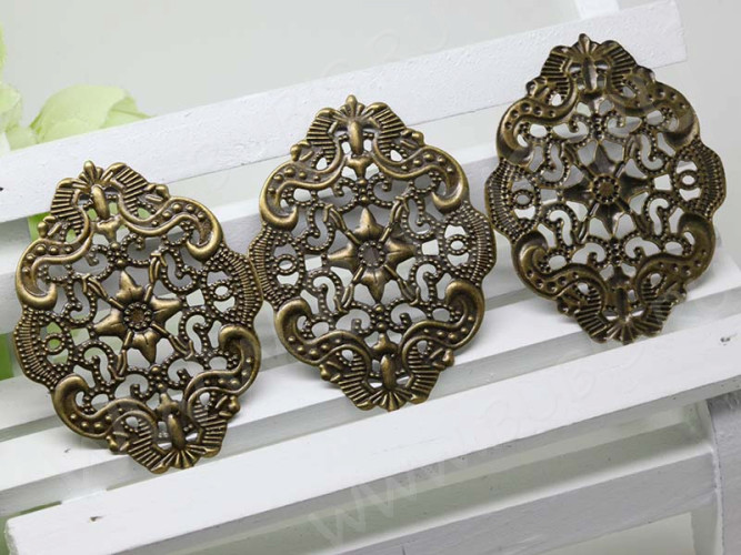 Декоративный элемент 049 Овальный ажурный 44*34*0,6мм античная бронза (Iron) (имитация скани)