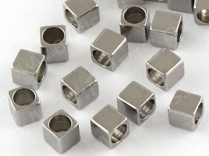 Бусина 217 Кубик 4*4*4мм цвет платины (Хирургическая сталь)