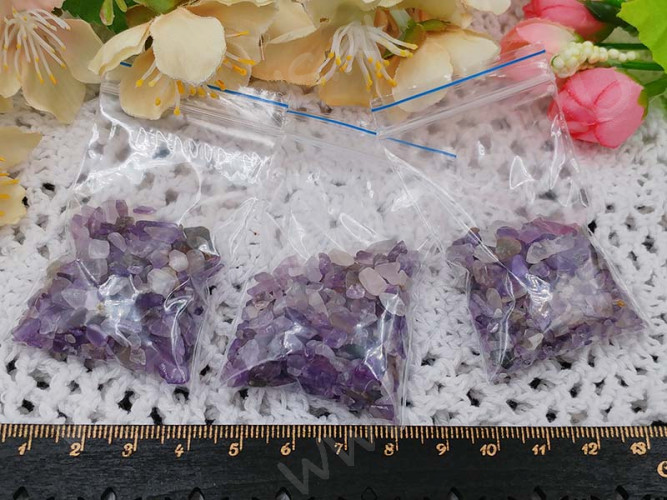 Наполнение для смолы и бутылочек 053 каменная крошка БЕЗ отверстий 2-8*2-4мм Аметист натуральный (декор)