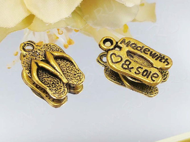 Подвеска Сланцы 02 "Made with..." 15*9*2мм античное золото (литьё)