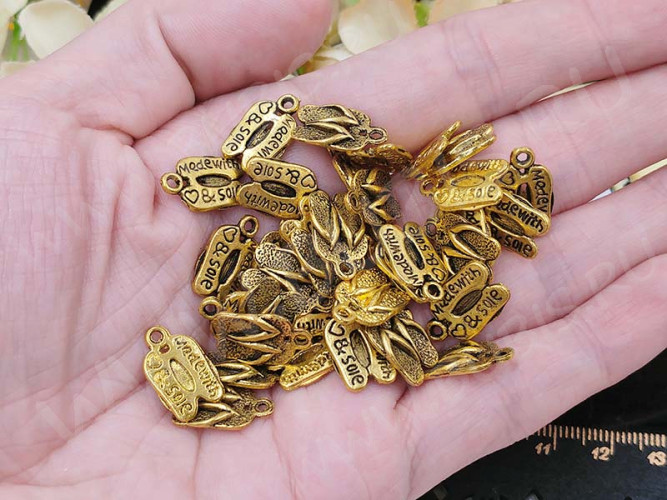 Подвеска Сланцы 02 "Made with..." 15*9*2мм античное золото (литьё)