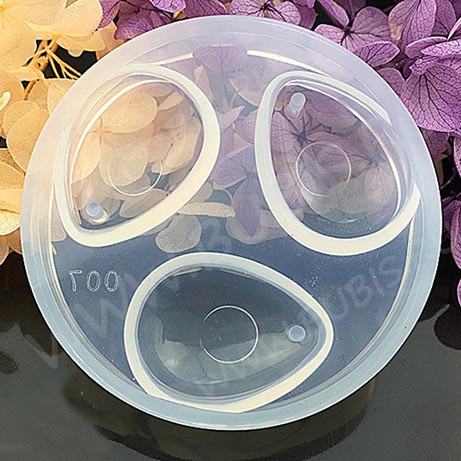 Молд 061 для эпоксидной смолы 6,7*6,7см 3 Капли Подвеска Кулон (силикон)