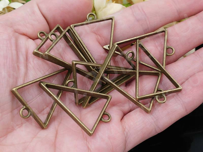 Подвеска Рамка 10 Треугольник 39*25*3,5мм античная бронза (литьё)