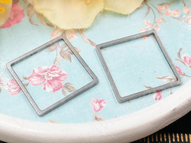 Декоративный элемент 111 Квадрат рамка коннектор 12*12*0,9мм цвет платины (хирургическая ювелирная сталь)