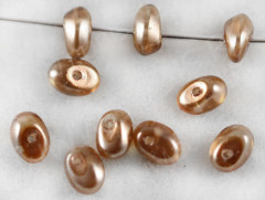 Бусина Камушек 02 глянцевый 6*4*3мм св.коричневый полупрозрачный (стекло) (10шт.)
