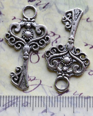 Подвеска Ключик 27 двусторонняя 32,3*17,3*1,5мм античное серебро (литьё)