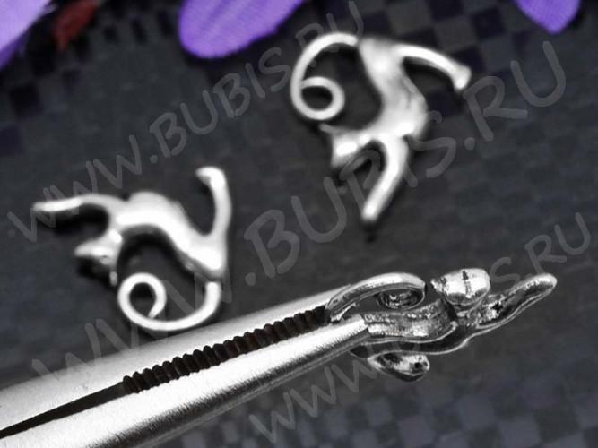 Подвеска Кошка 33 3D с хвостиком 17*14*3,4мм античное серебро (литьё)