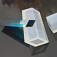 Молд 033 для эпоксидной смолы Кристалл Ромб 49*23*13мм (силикон)