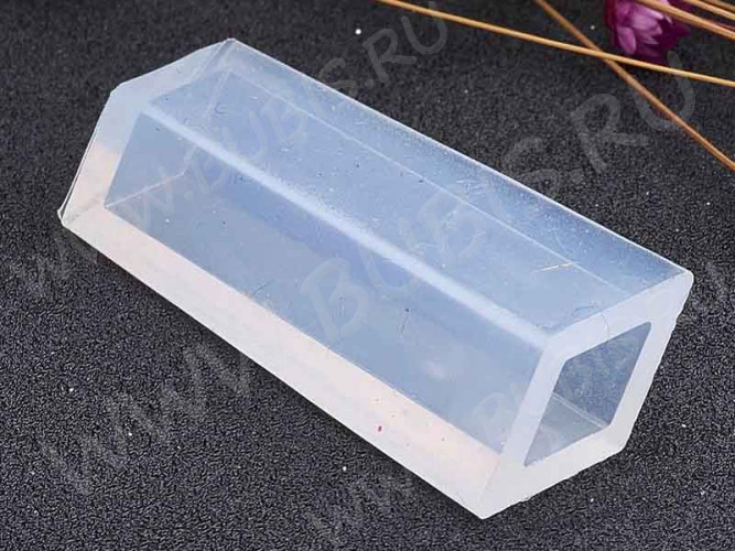 Молд 033 для эпоксидной смолы Кристалл Ромб 49*23*13мм (силикон)