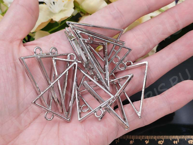 Подвеска Рамка 10 Треугольник 39*25*3,5мм цвет платины (литьё)