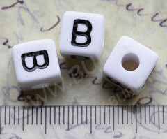 Бусина кубик большой 10*9,5мм с буквой &quot;B&quot; бело-чёрный непрозрачный (акрил)