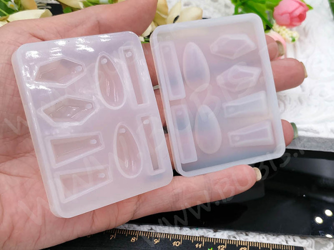 Молд 111 для эпоксидной смолы 68*52*7,5мм Подвески для серёжек парные микс (силикон)